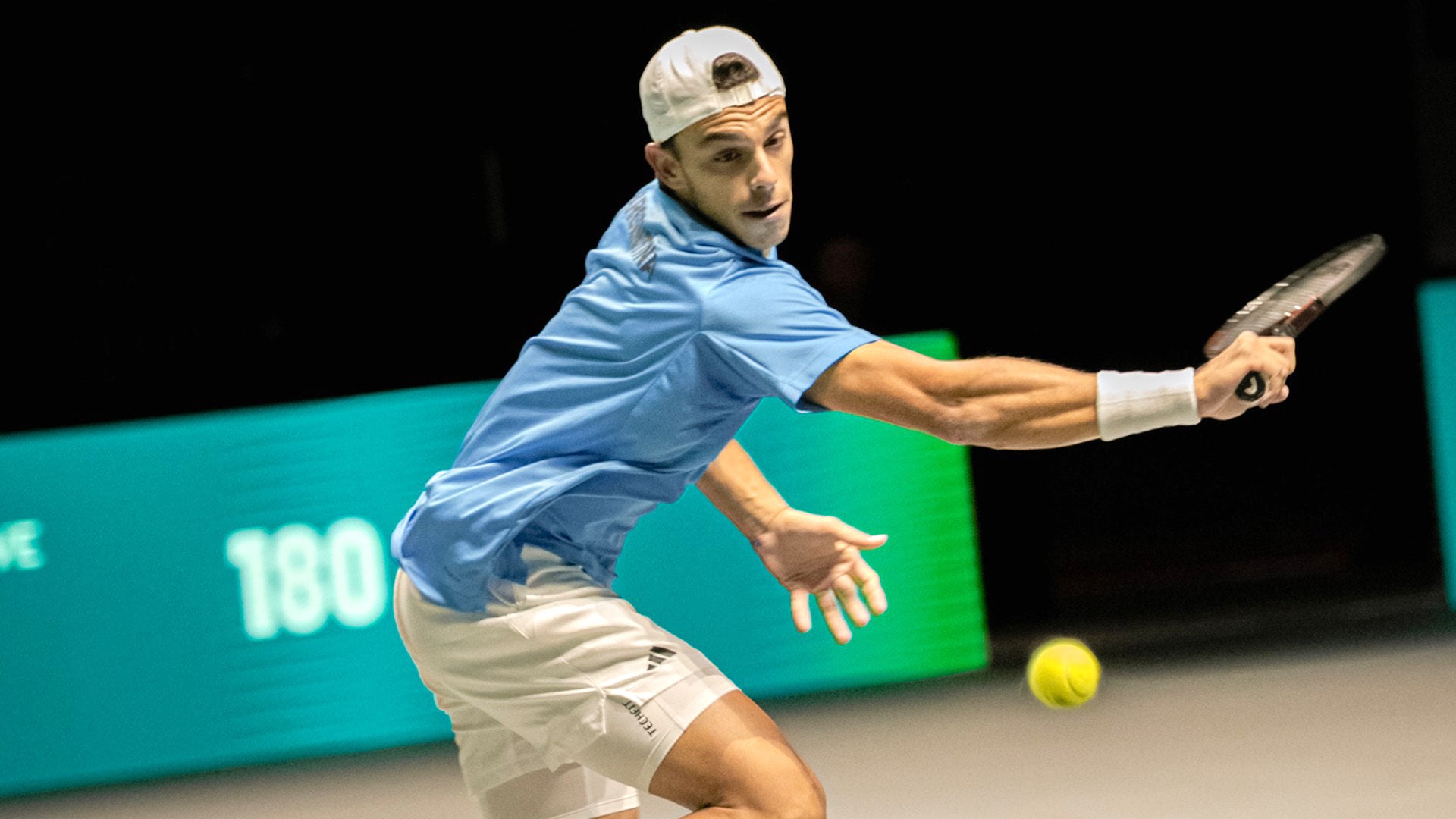 Francisco Cerúndolo enfrenta a Denis Shapovalov en el inicio de la serie ante Canadá por Copa Davis