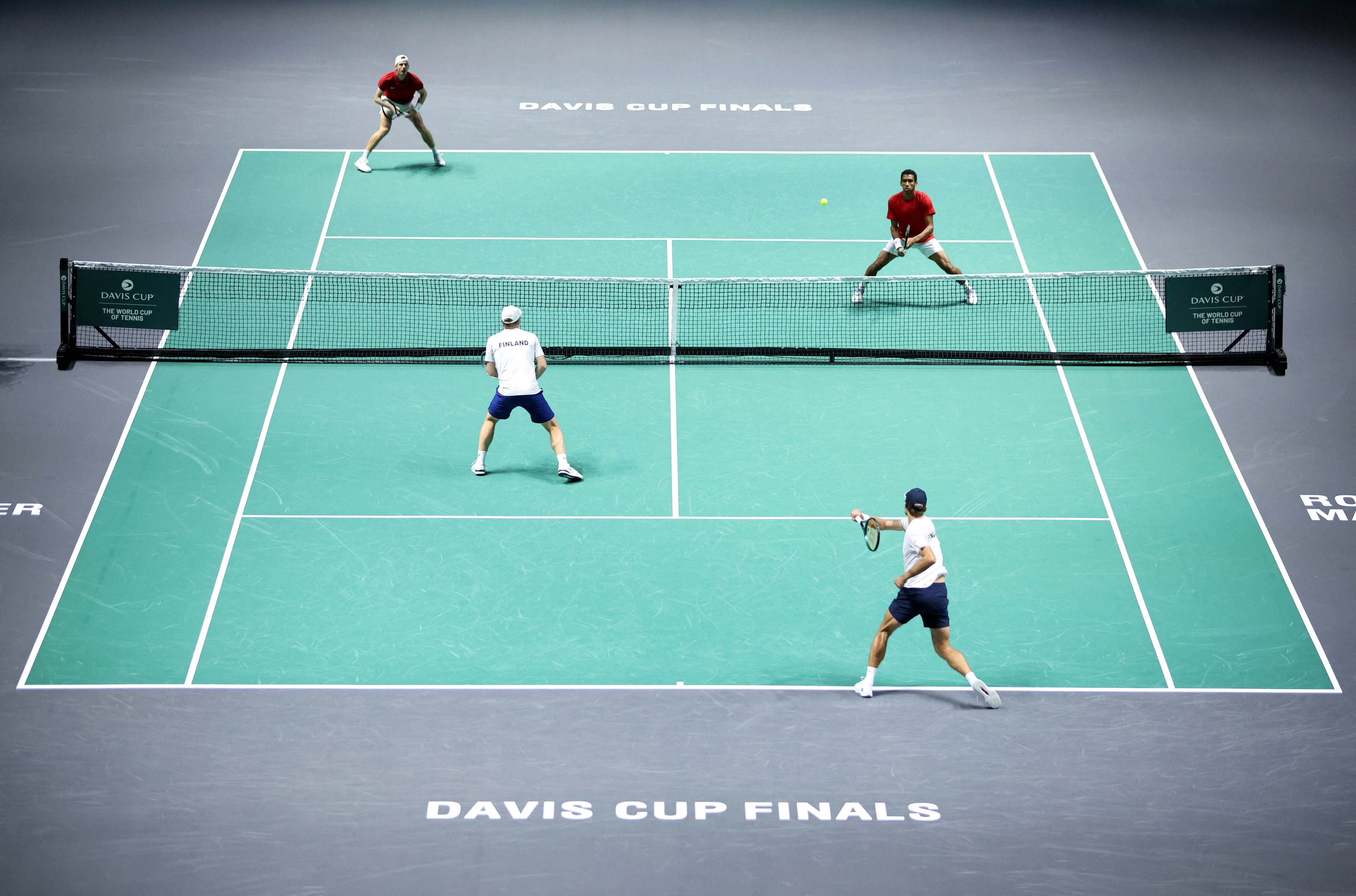 El cruce entre Canadá y Finlandia por Copa Davis en el AO Arena de Manchester (Foto: Reuters/Ed Sykes)