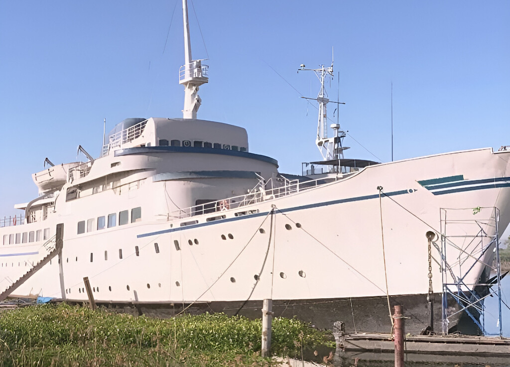 La odisea del emprendedor que compró un viejo crucero, gastó un millón de dólares en su restauración y no pudo disfrutarlo