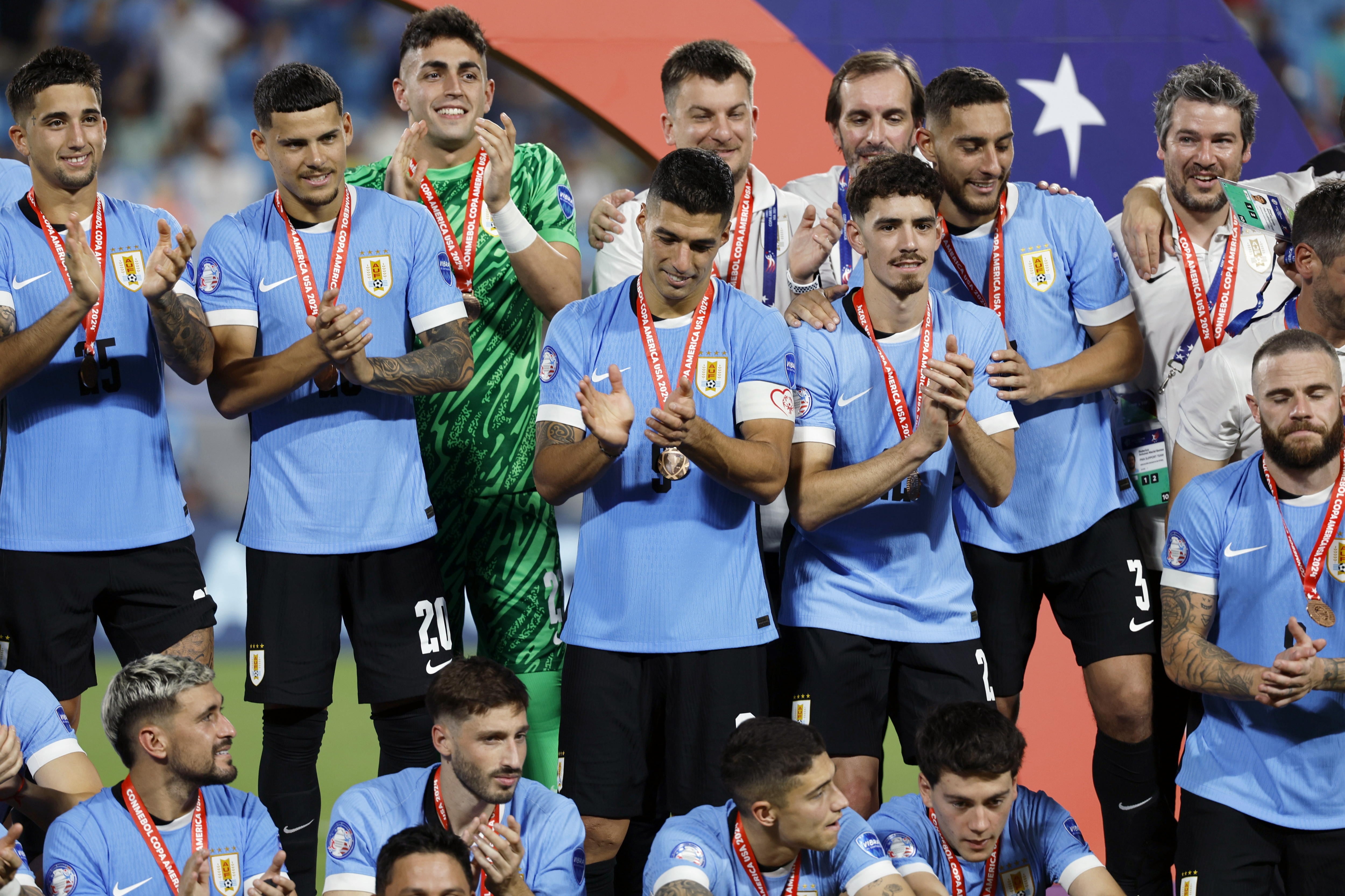 Luis Suárez en la entrega de las medallas del tercer lugar en la Copa América 2024 (EFE/Erik S. Lesser)