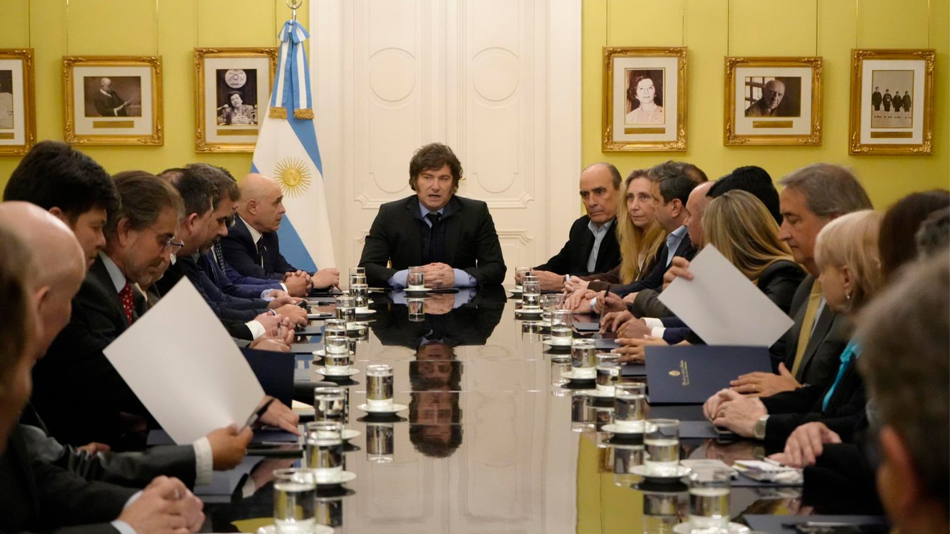 Reunión Javier Milei diputados PRO dialoguistas veto jubilaciones