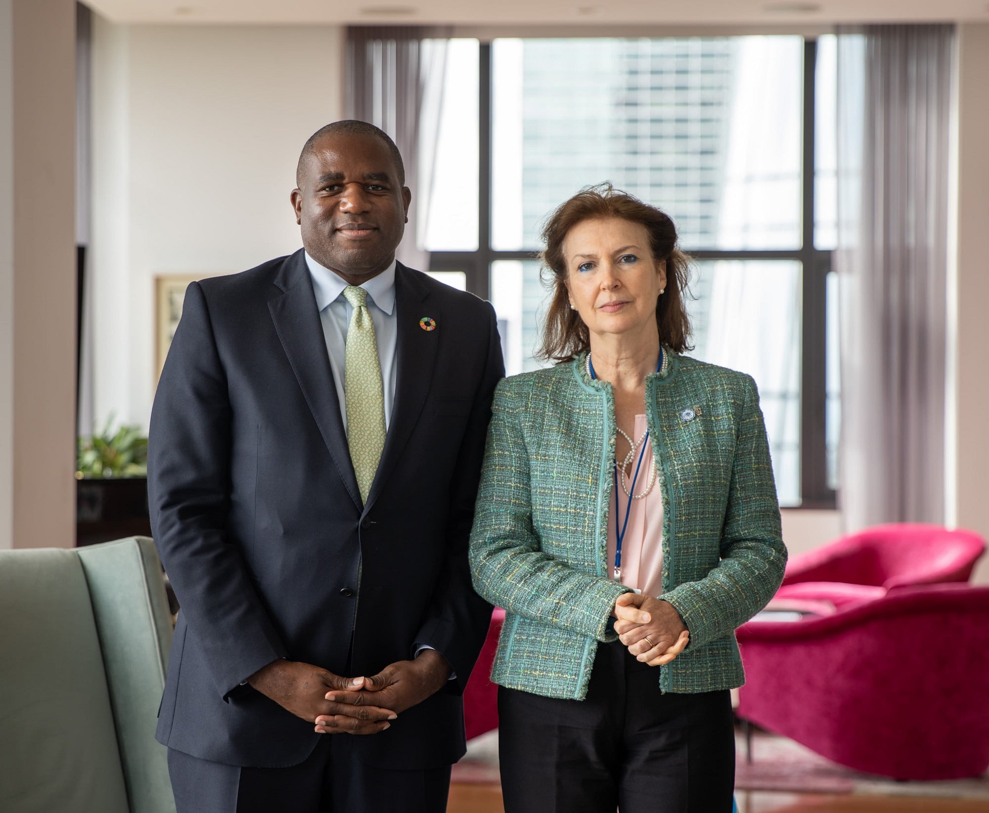 Reunión de Malvinas. Diana Mondino y Canciller Mondino y Secretario de Relaciones Exteriores del Reino Unido de Gran Bretaña e Irlanda del Norte, David Lammy