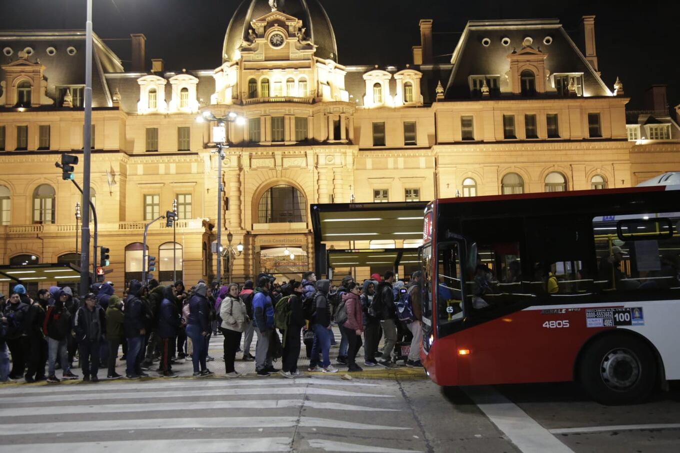 El paro de colectivos es por 24 horas