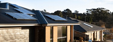 Hay tantos australianos con paneles solares en sus tejados que la red eléctrica ha estado a un paso del abismo