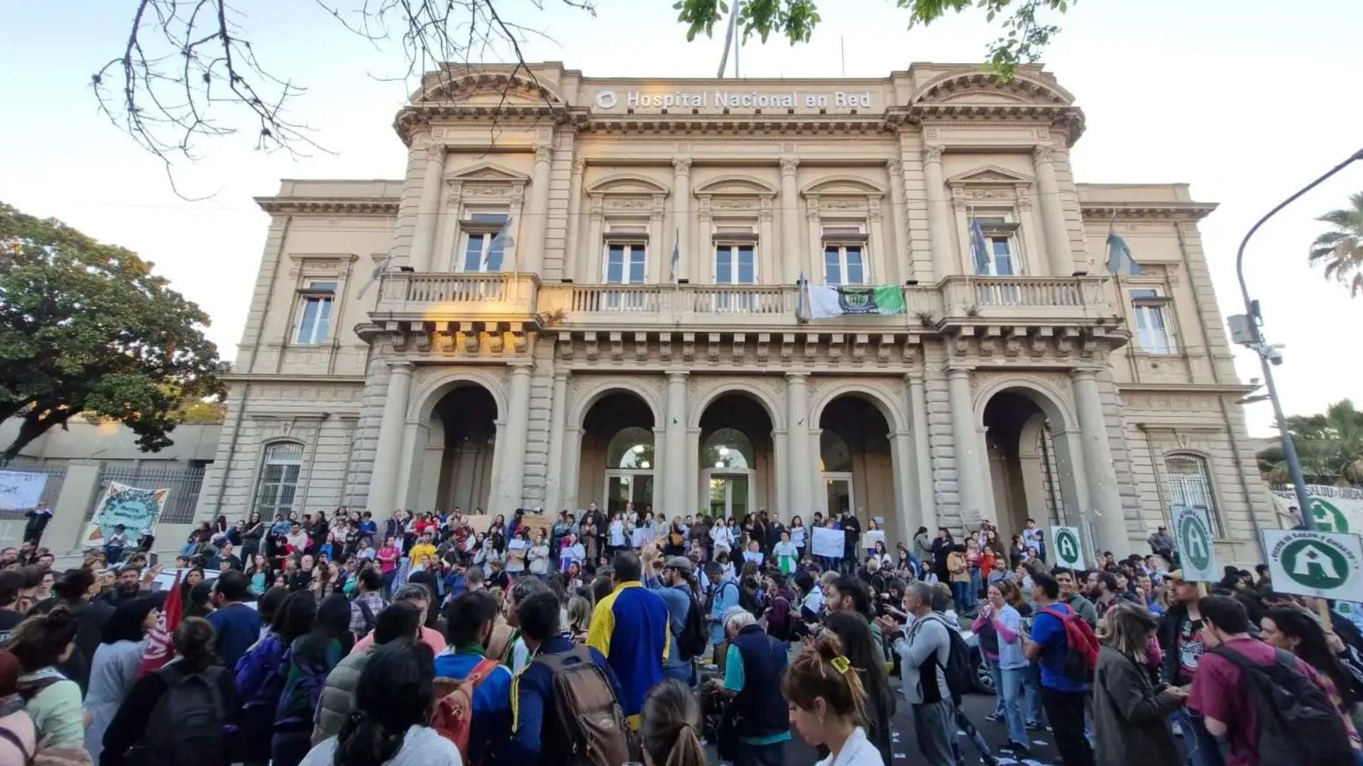 Continúa el reclamo por el cierre del Hospital Laura Bonaparte (ATE)