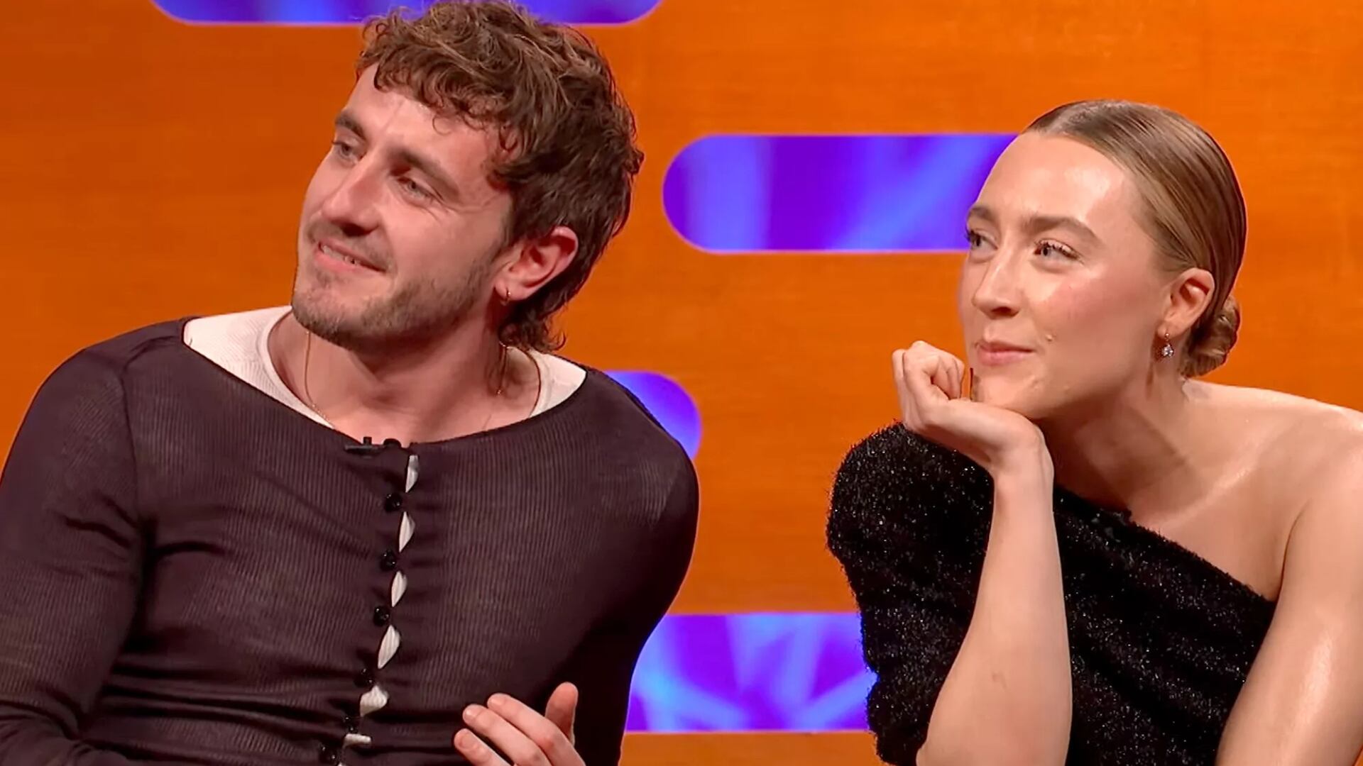 Saoirse Ronan y Paul Mescal mencionaron su “amistad genuina” y compartieron que son vecinos en Cork, Irlanda, además de ser colegas actores (Youtube/The Graham Norton Show)