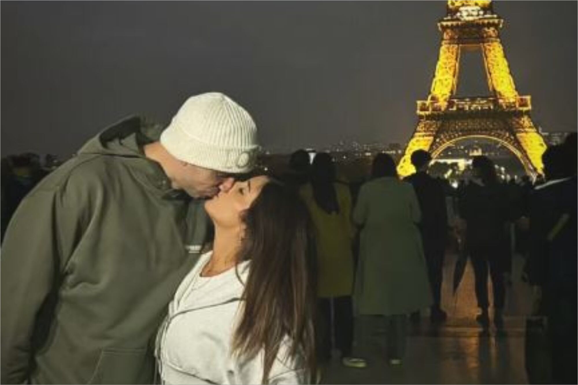 Dibu Martínez y Mandinha pasearon por París en la previa a la gala del Balón de Oro 2024