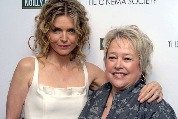 En Nueva York, las actrices Michelle Pfeiffer y Kathy Bates