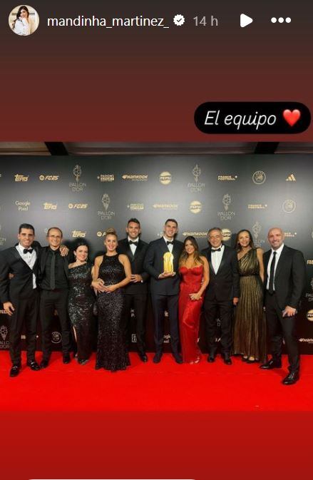 Mandinha mostró a las personas que estuvieron presentes en la entrega del Balón de Oro