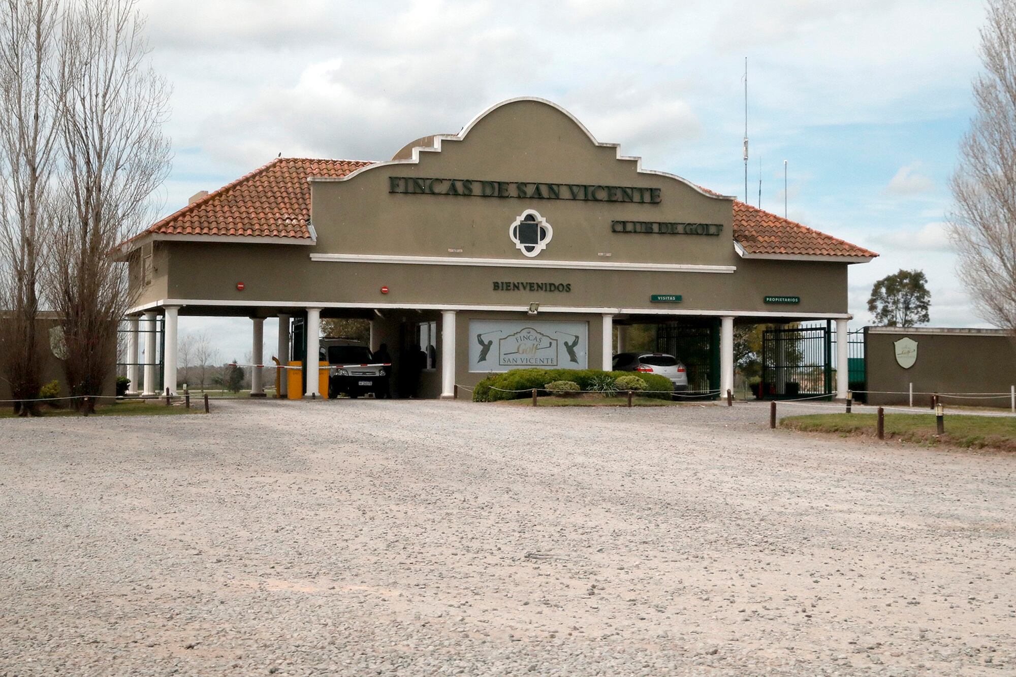 El barrio privado Fincas de San Vicente, ubicado en la ruta 58 y avenida Juan Pablo II, partido de San Vicente, es donde viviría actualmente Martín Insaurralde; es una de las propiedades que figura en la denuncia por presunto enriquecimiento ilítico que hicieron dirigentes de Republicanos Unidos