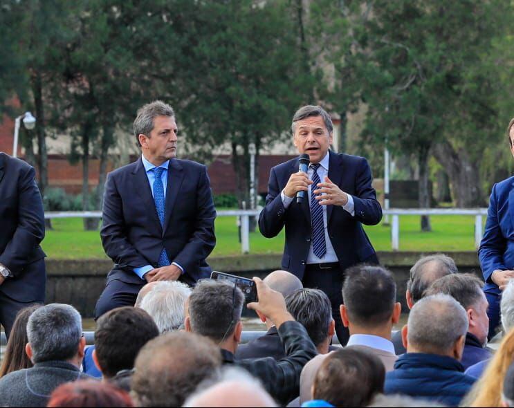 Sergio Massa y el presidente del Frente Renovador, Diego Giuliano (foto archivo) 