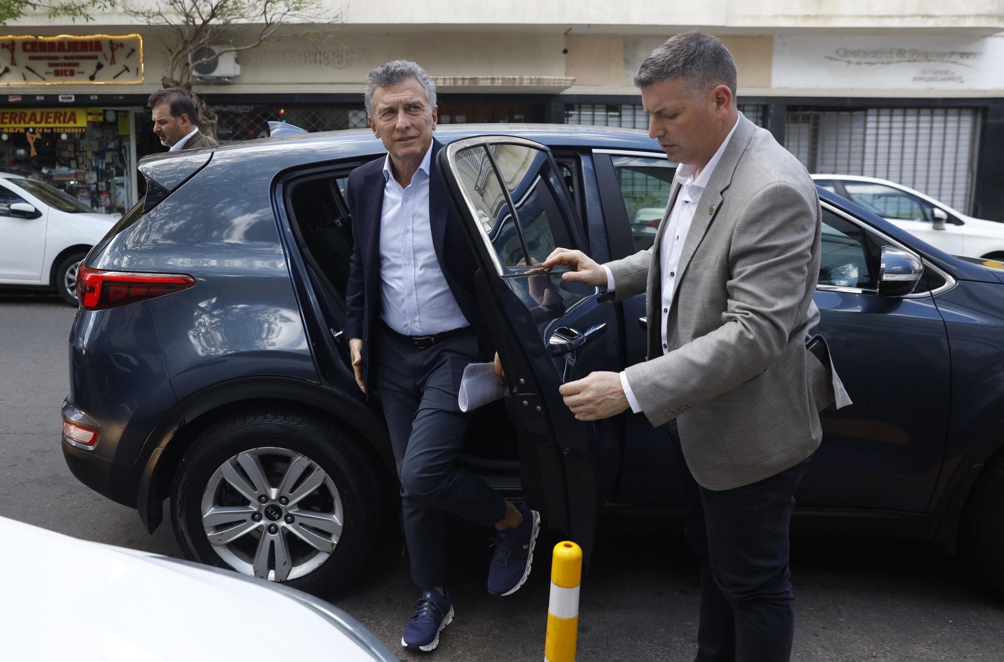 Mauricio Macri llega al restaurante Sarasa Negro a compartir un almuerzo con empresarios de Idea.