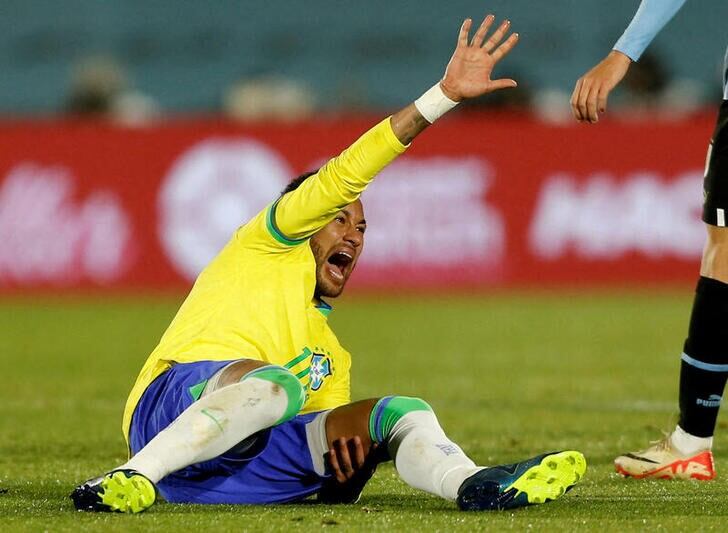 El día de la lesión de Neymar en el clásico Uruguay-Brasil (REUTERS/Andrés Cuenca)