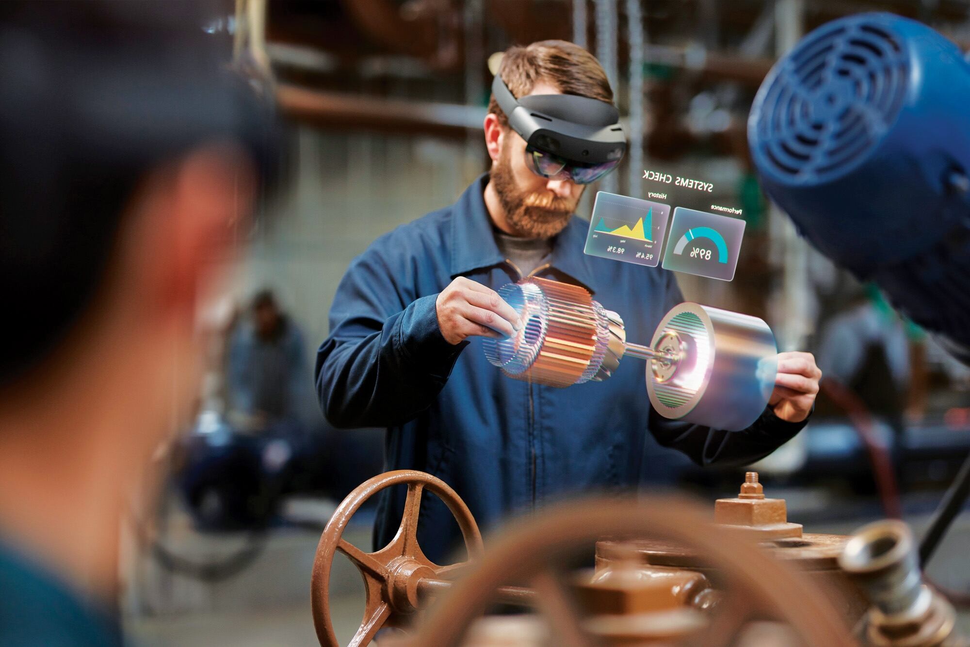 El avance de la NASA en holotransporte es el resultado de años de experimentación en realidad aumentada. Tecnologías como los auriculares HoloLens de Microsoft ya se utilizan desde hace tiempo en simulaciones y reparaciones en la estación espacial (Archivo)