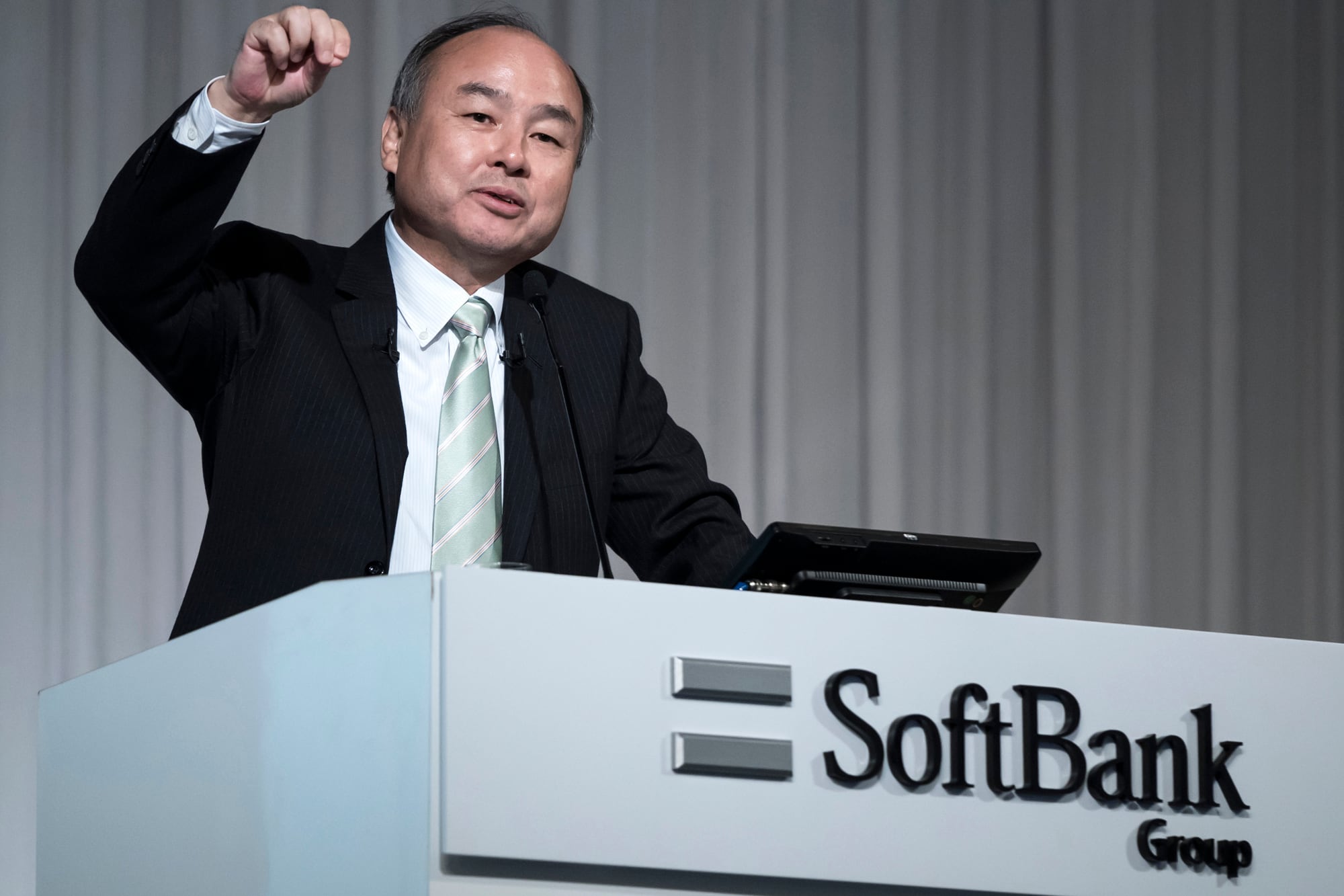 A los 19 años, Masayoshi Son redactó un plan de 50 años para construir un imperio corporativo; en sus 50, extendió el horizonte a 300 años.