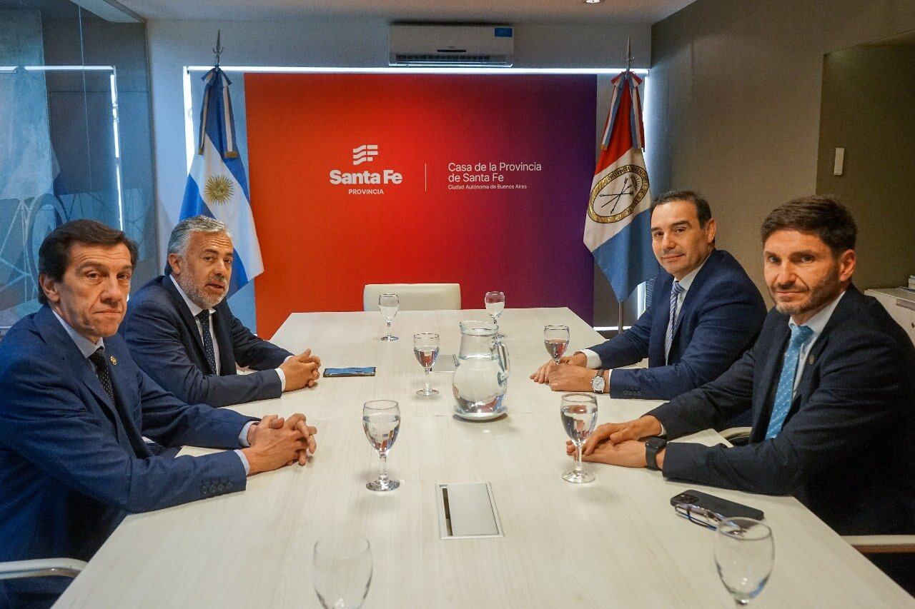 Los gobernadores radicales en la previa a la reunión en Casa Rosada