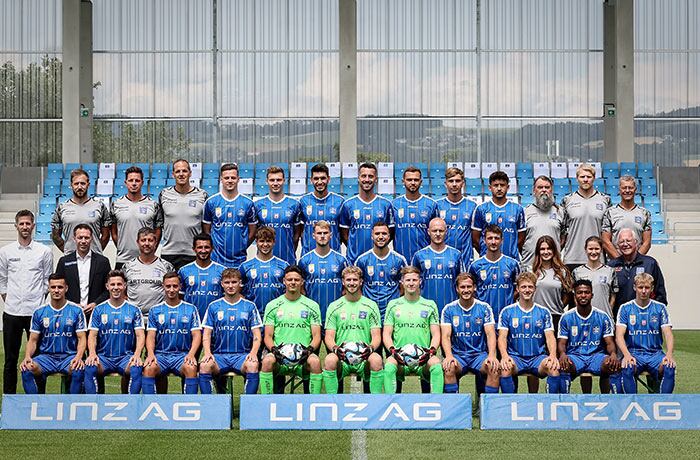 El plantel profesional del Blau-Weiß Linz