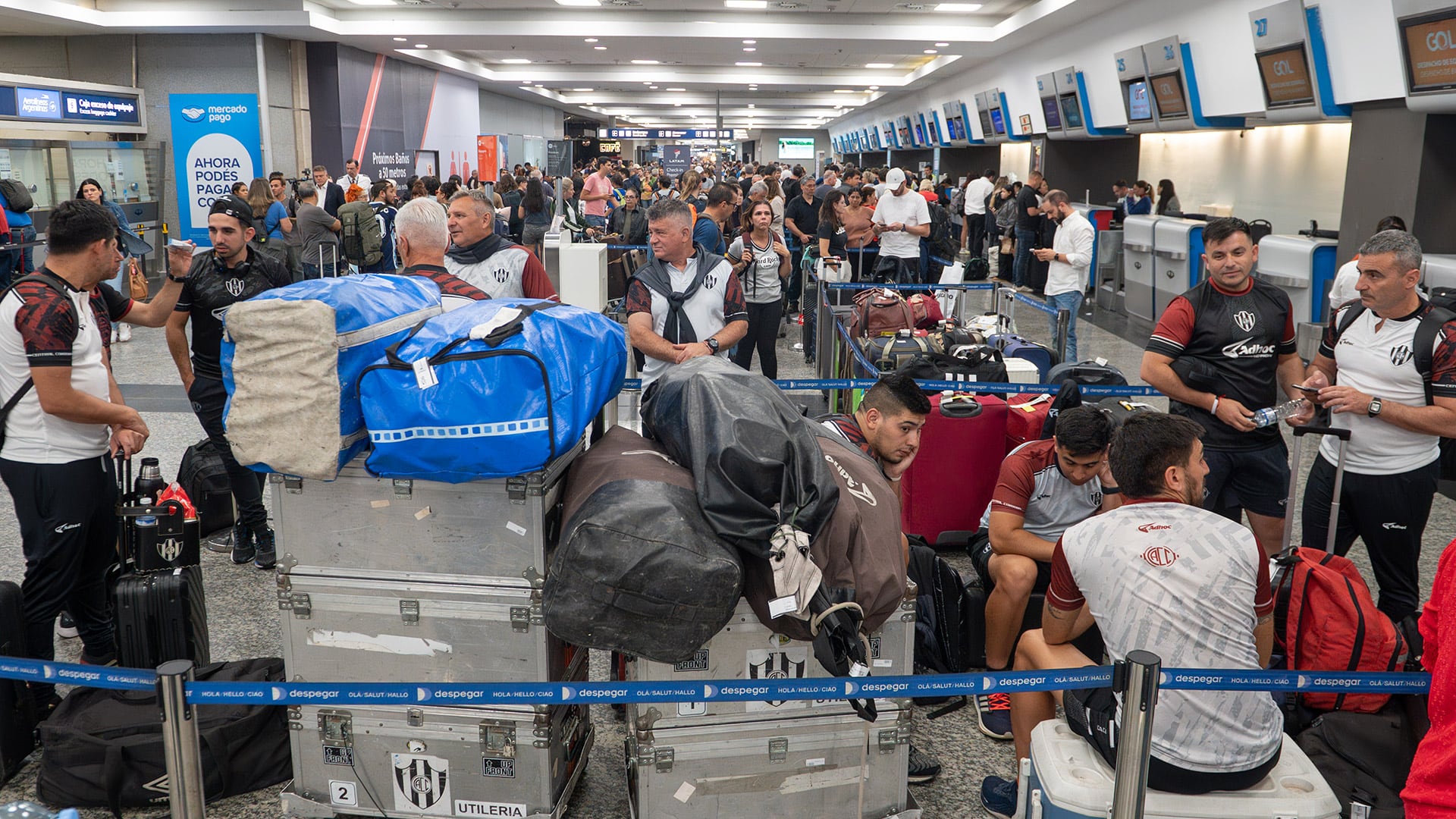 Una imagen de la conflictiva jornada de ayer en Aeroparque (Jaime Olivos)