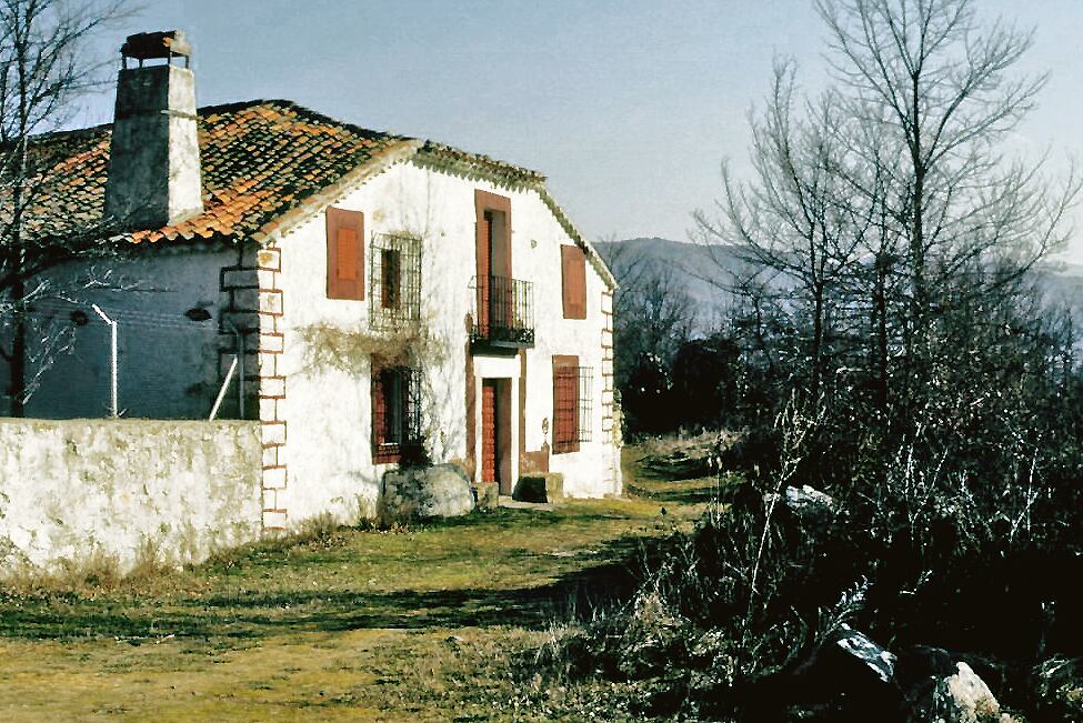 El municipio de Bellidas en el valle de Lozoya en 1989 (Wikimedia Commons)