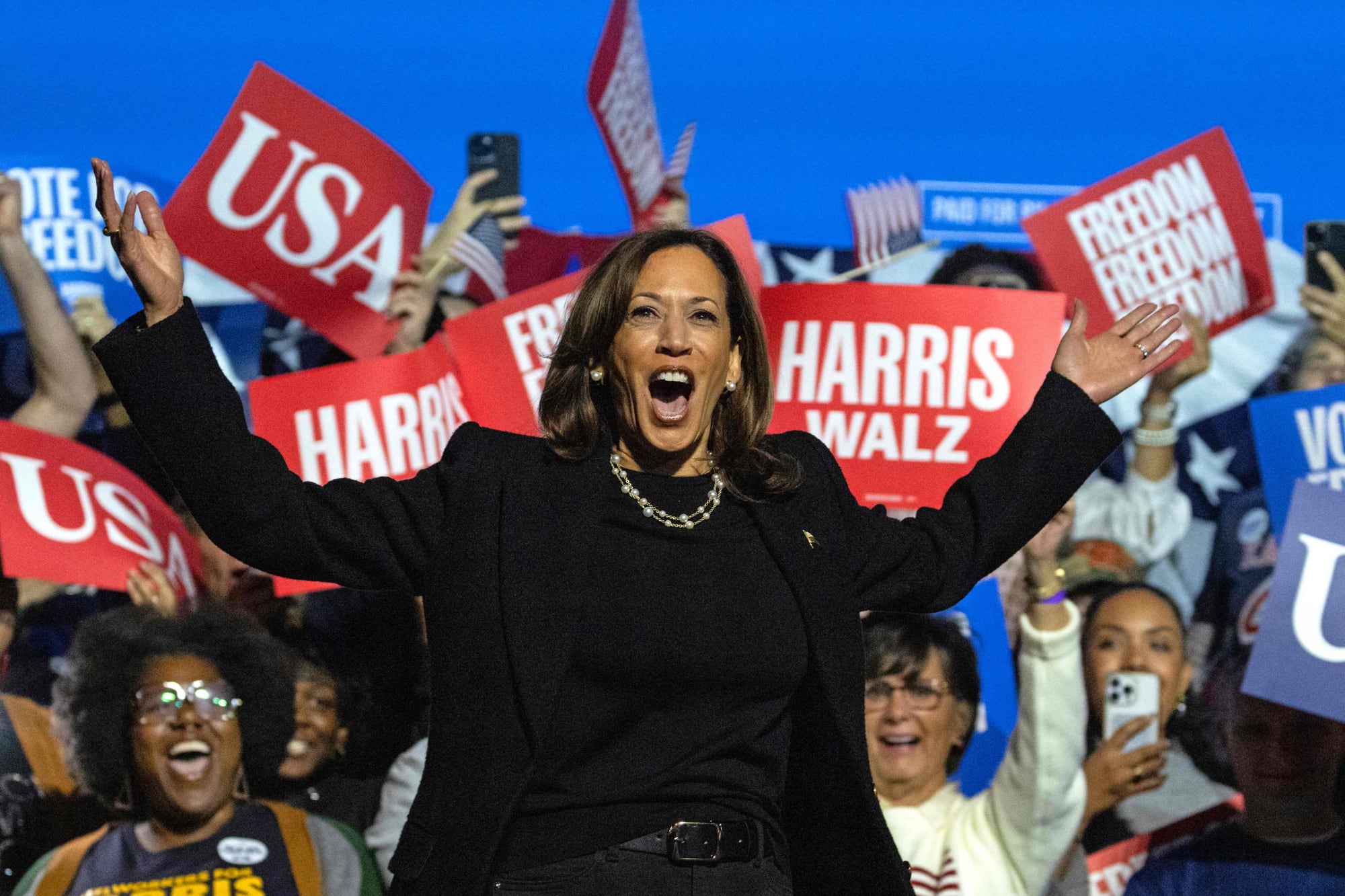 Kamala Harris en uno de sus últimos actos de campaña