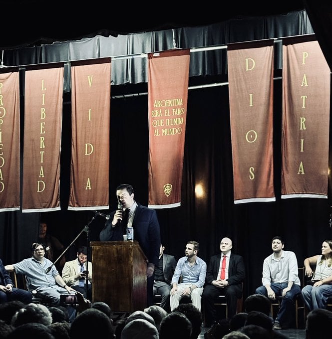 Daniel Parisini, el Gordo Dan, durante el acto de lanzamiento de Las Fuerzas del Cielo