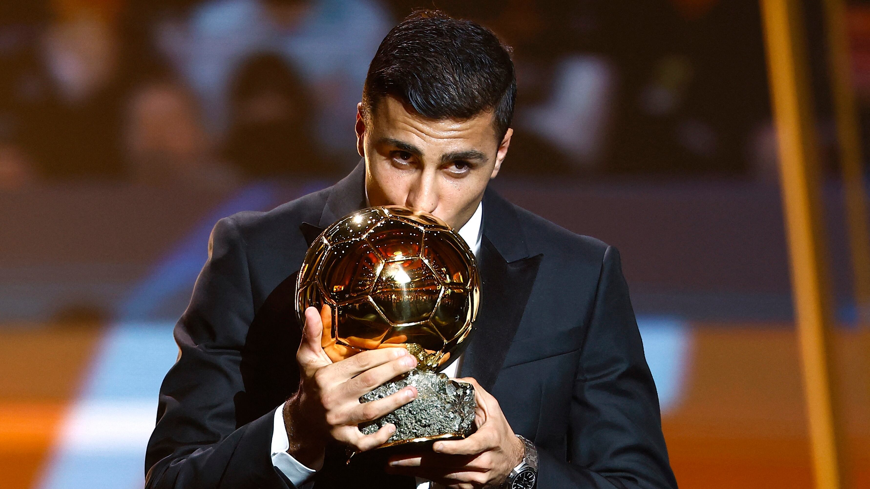 El centrocampista español Rodri gana el Balón de Oro (REUTERS/Sarah Meyssonnier)r