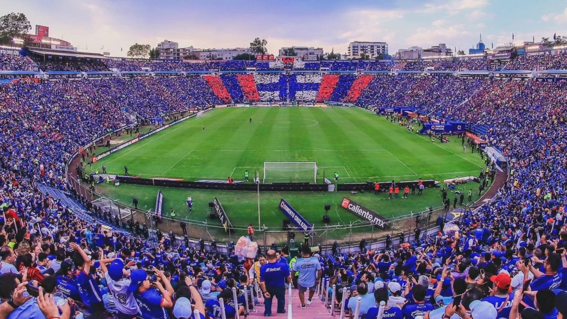 Durante la trasmisión del partido entre Cruz Azul y Santos Laguna se informó en TUDN que al finalizar el encuentro se realizaría la clausura del Estadio Ciudad de los Deportes./ (@historia_azul)